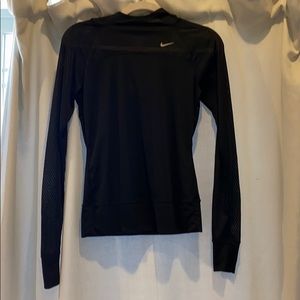 Nike dri fit long sleeve w/ hood